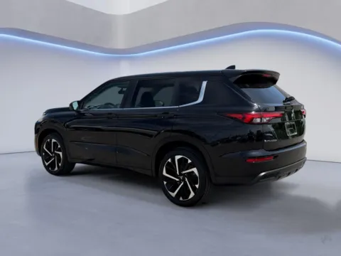 More photos of 2022 Mitsubishi Outlander ES at Airport Honda, TN