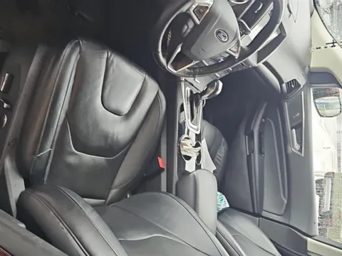 More photos of 2016 Ford Edge Titanium at Airport Honda, TN