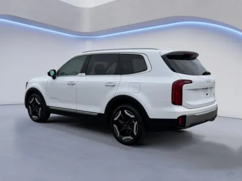 More photos of 2025 Kia Telluride S at Airport Honda, TN