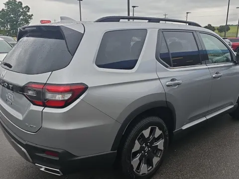 More photos of 2026 Honda Pilot Elite at Airport Honda, TN