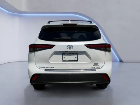 More photos of 2023 Toyota Highlander XLE at Airport Honda, TN
