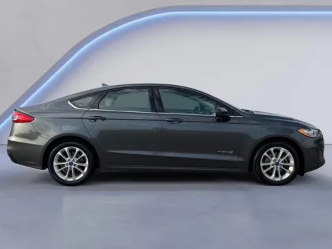 Photos of 2019 Ford Fusion Hybrid SE for sale in Alcoa, TN at Airport Honda
