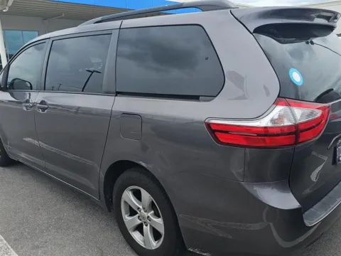 Photos of 2017 TOYOTA Sienna LE 8-Passenger for sale in Alcoa, TN at Airport Honda
