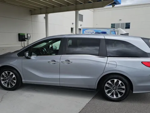 Photos of 2023 HONDA ODYSSEY EXL for sale in Alcoa, TN at Airport Honda