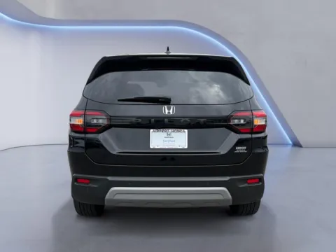 More photos of 2025 Honda Pilot EX-L at Airport Honda, TN