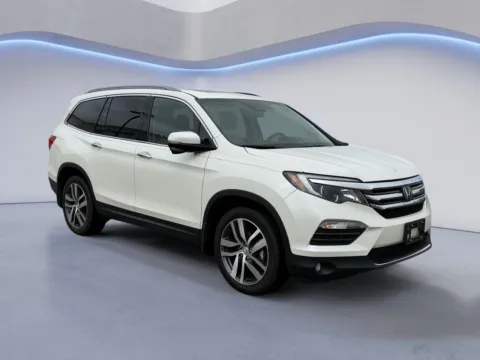 White 2017 Honda Pilot Touring for sale in Alcoa, TN