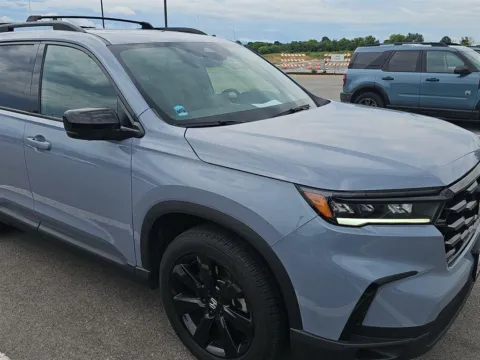 More photos of 2025 Honda Pilot Black Edition at Airport Honda, TN