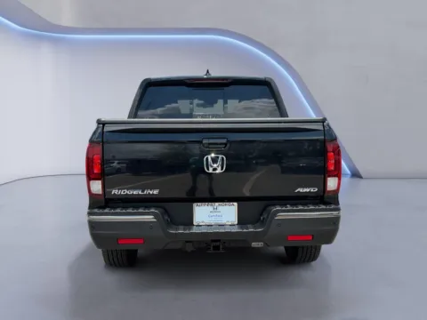 More photos of 2020 Honda Ridgeline Black Edition at Airport Honda, TN