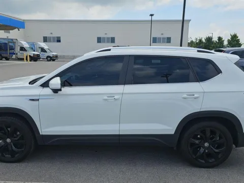 Photos of 2022 Volkswagen Taos SEL for sale in Alcoa, TN at Airport Honda