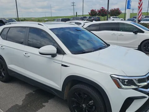 More photos of 2022 Volkswagen Taos SEL at Airport Honda, TN