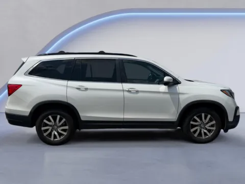Photos of 2020 Honda Pilot EX-L for sale in Alcoa, TN at Airport Honda