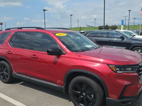 More photos of 2025 Honda Pilot Black Edition at Airport Honda, TN