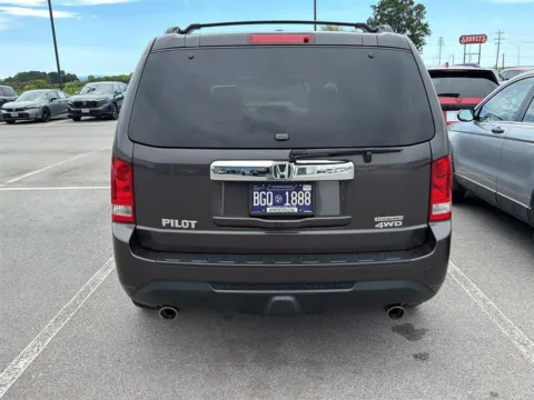 More photos of 2013 Honda Pilot Touring at Airport Honda, TN