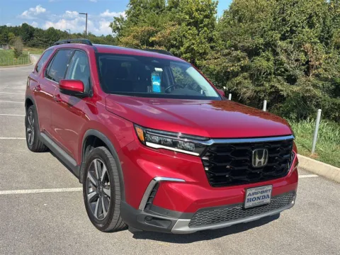 More photos of 2023 Honda Pilot Touring at Airport Honda, TN