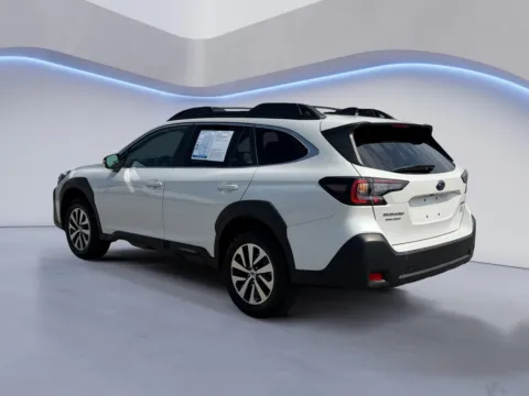 More photos of 2023 Subaru Outback Premium at Airport Honda, TN