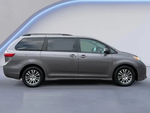 Photos of 2020 Toyota Sienna XLE 8-Passenger for sale in Alcoa, TN at Airport Honda