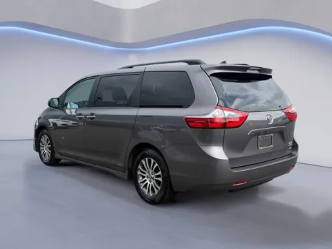 More photos of 2020 Toyota Sienna XLE 8-Passenger at Airport Honda, TN
