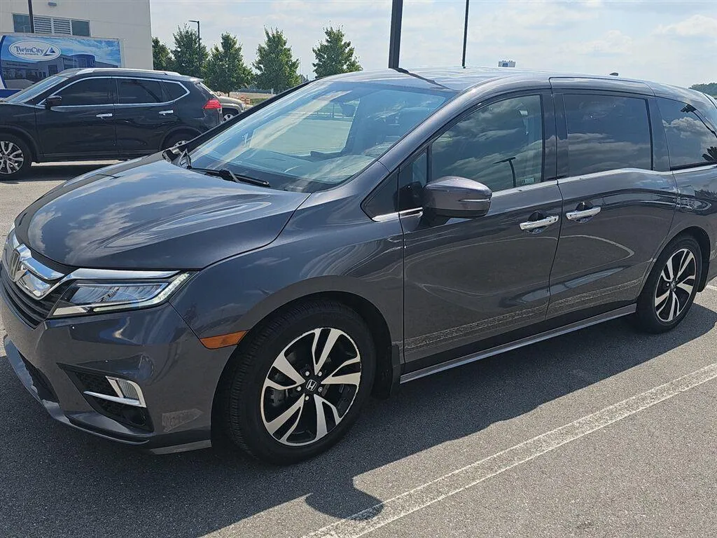 Gray 2018 Honda Odyssey Elite for sale in Alcoa, TN