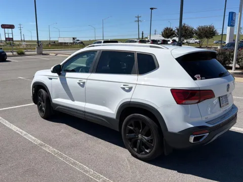 Another view of 2022 Volkswagen Taos SE for sale in Alcoa, TN at Airport Honda
