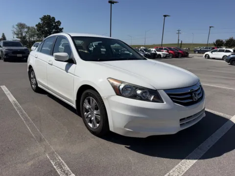 White 2012 Honda Accord Sdn SE for sale in Alcoa, TN
