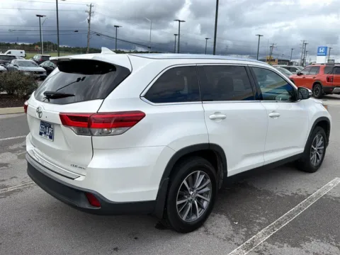 More photos of 2019 Toyota Highlander XLE at Airport Honda, TN