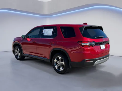 More photos of 2025 Honda Pilot EX-L at Airport Honda, TN