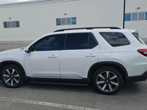 Photos of 2025 Honda Pilot Elite for sale in Alcoa, TN at Airport Honda