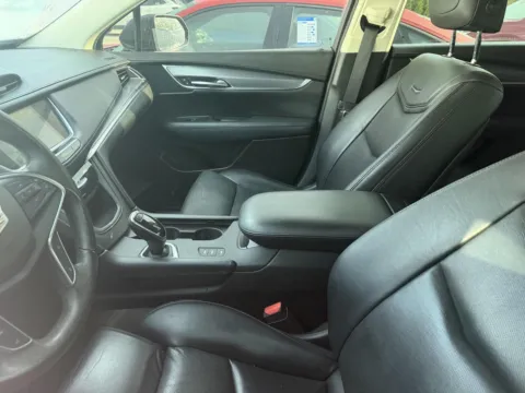 More photos of 2017 Cadillac XT5 Luxury AWD at Airport Honda, TN