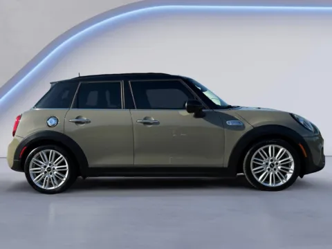 Photos of 2019 MINI Hardtop 4 Door Cooper S for sale in Alcoa, TN at Twin City Buick GMC