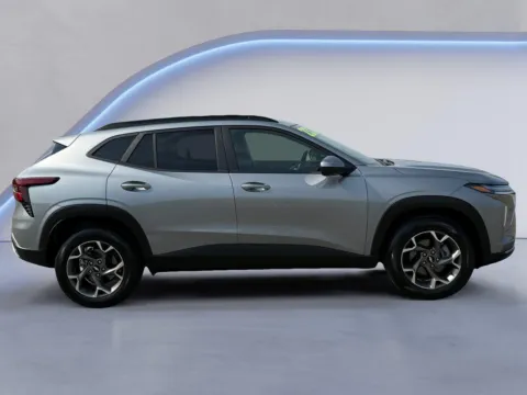 Photos of 2025 Chevrolet Trax LT for sale in Alcoa, TN at Twin City Buick GMC