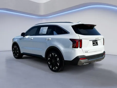 More photos of 2024 Kia Sorento SX at Twin City Buick GMC, TN
