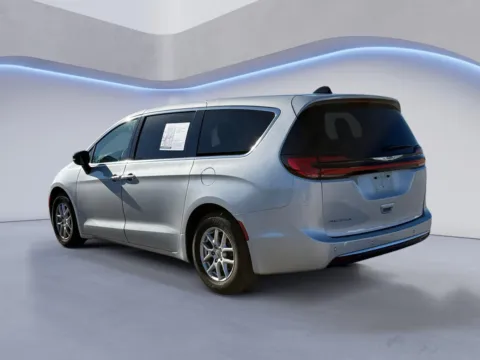More photos of 2024 Chrysler Pacifica Touring L at Twin City Hyundai, TN