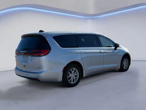 Another view of 2024 Chrysler Pacifica Touring L for sale in Alcoa, TN at Twin City Hyundai