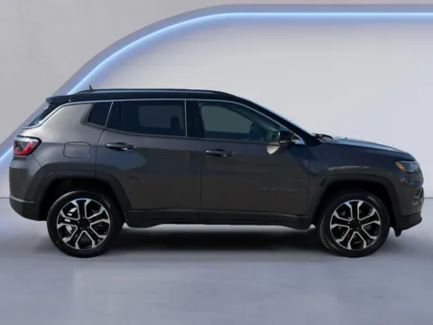 Photos of 2022 Jeep Compass Limited for sale in Alcoa, TN at Twin City Hyundai