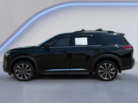 Photos of 2026 Nissan Pathfinder Platinum for sale in Alcoa, TN at Twin City Hyundai