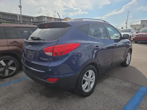 More photos of 2013 Hyundai Tucson GLS at Twin City Hyundai, TN