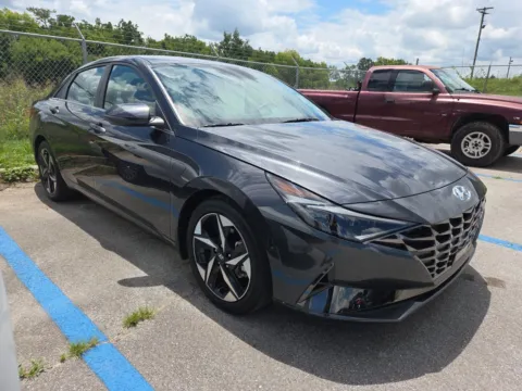 More photos of 2023 Hyundai Elantra Limited at Twin City Hyundai, TN