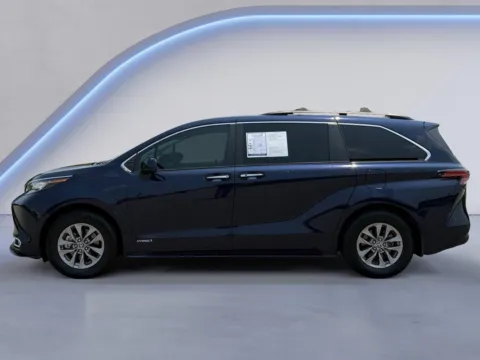 Photos of 2021 Toyota Sienna XLE for sale in Alcoa, TN at Twin City Hyundai