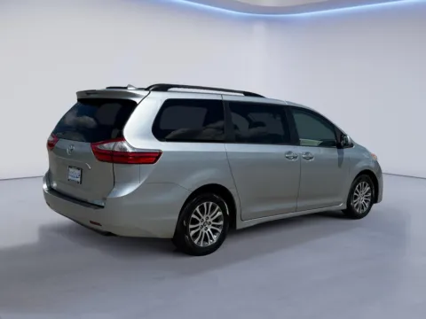 More photos of 2019 Toyota Sienna XLE 8-Passenger at Twin City Hyundai, TN