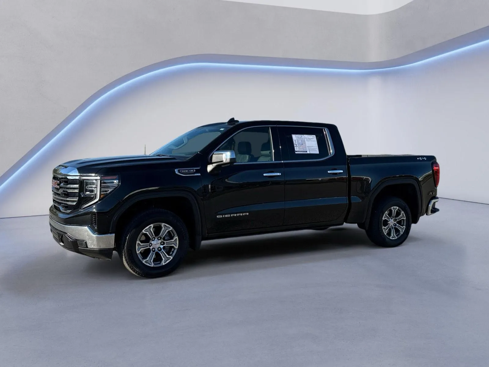 Black 2025 GMC Sierra 1500 SLT for sale in Alcoa, TN