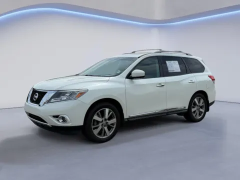 White 2016 Nissan Pathfinder Platinum for sale in Alcoa, TN