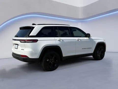More photos of 2023 Jeep Grand Cherokee Limited at Twin City Hyundai, TN