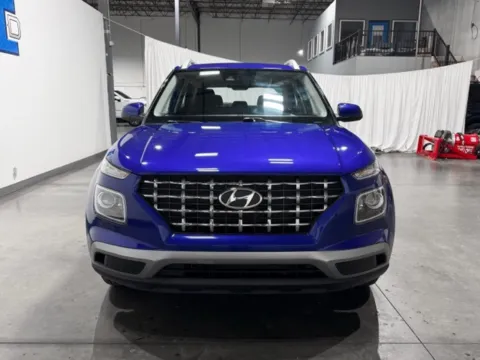 More photos of 2021 Hyundai Venue SEL at Indy Wholesale Direct, IN