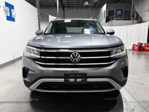 More photos of 2021 Volkswagen Atlas 3.6L V6 SE w/Technology at Indy Wholesale Direct, IN