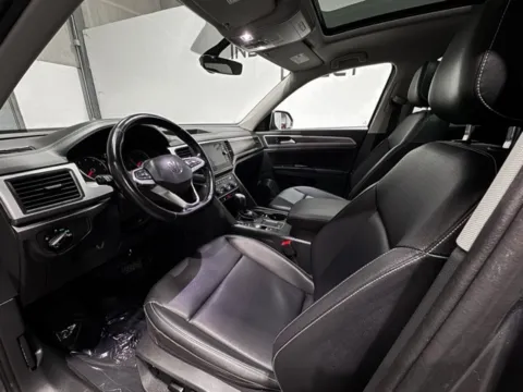 Photos of 2021 Volkswagen Atlas 3.6L V6 SE w/Technology for sale in Carmel, IN at Indy Wholesale Direct