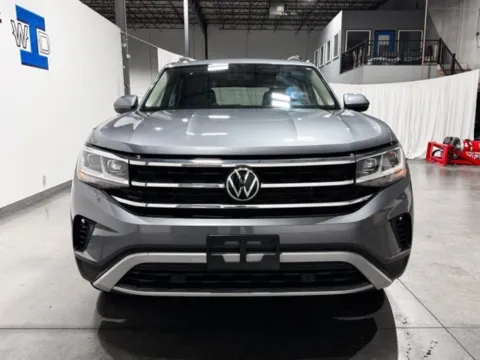 More photos of 2021 Volkswagen Atlas 3.6L V6 SE w/Technology at Indy Wholesale Direct, IN