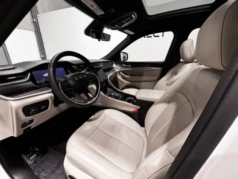 Photos of 2023 Jeep Grand Cherokee Limited for sale in Carmel, IN at Indy Wholesale Direct