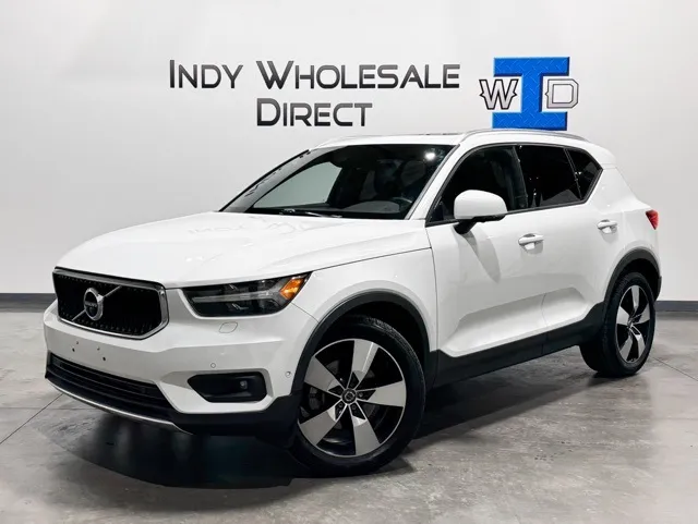 White 2019 Volvo XC40 Momentum for sale in Carmel, IN