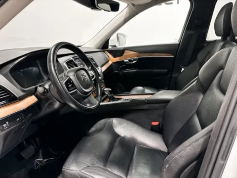 Photos of 2021 Volvo XC90 T6 Momentum for sale in Carmel, IN at Indy Wholesale Direct