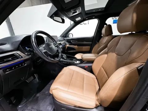 Photos of 2022 Kia Telluride SX for sale in Carmel, IN at Indy Wholesale Direct